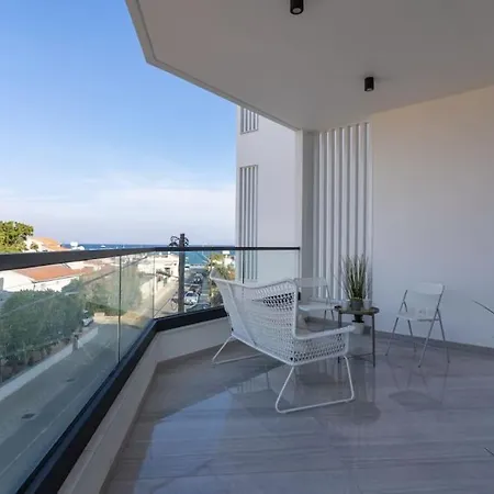 Thalassa 2-bedroom In Apartment